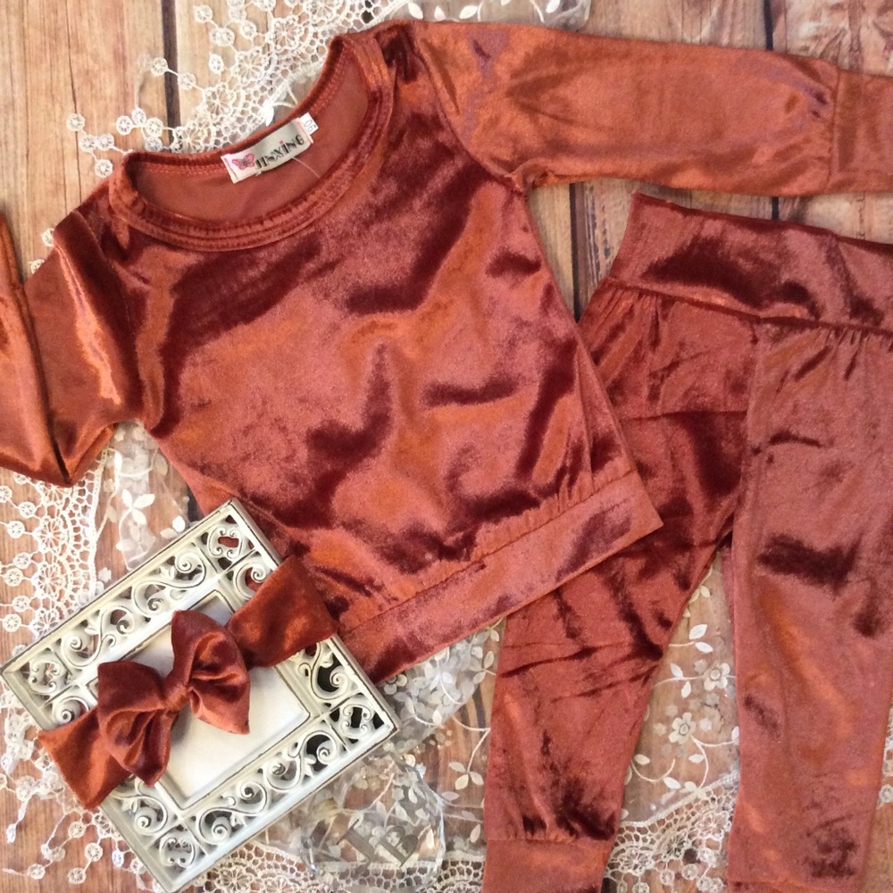 RESTOCK Baby Girl Copper Velour 3pc Outfit - Picture 4 of 4